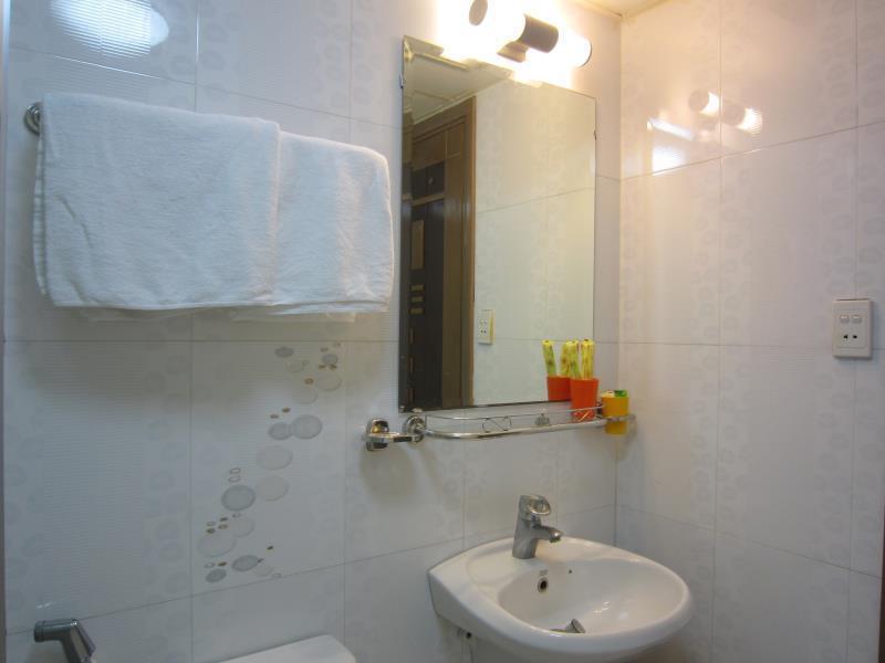 Quy Thanh Hotel Cidade de Ho Chi Minh Exterior foto